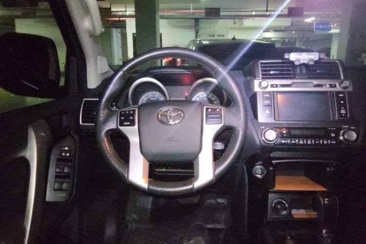 Used Toyota Prado 2016 2.7L Automatic Standard Edition Steering Wheel