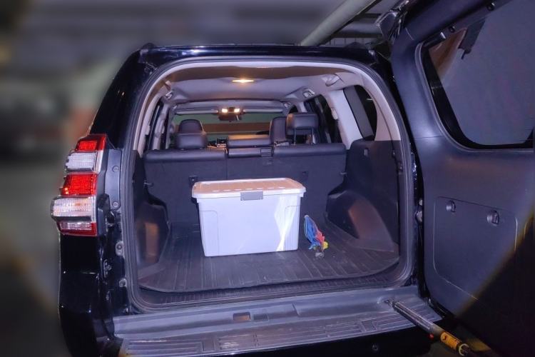 Used Toyota Prado 2016 2.7L Automatic Standard Edition Trunk