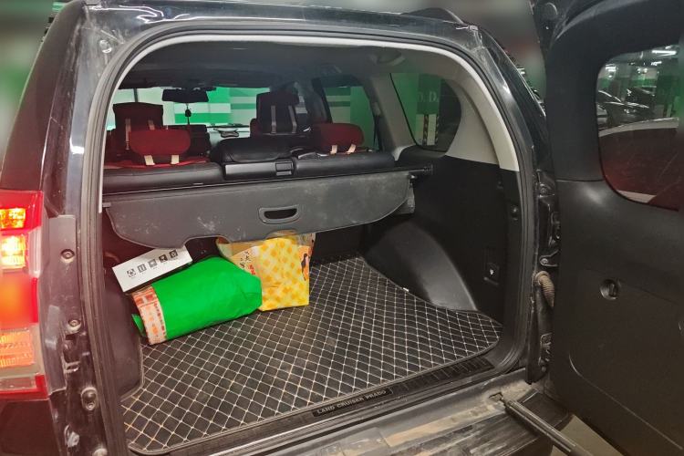 Used Toyota Prado 2016 2.7L Automatic Standard Edition Trunk