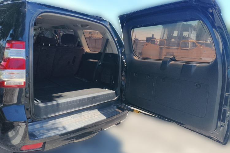 Used Toyota Prado 2016 3.5L Automatic TX-L NAVI Trunk