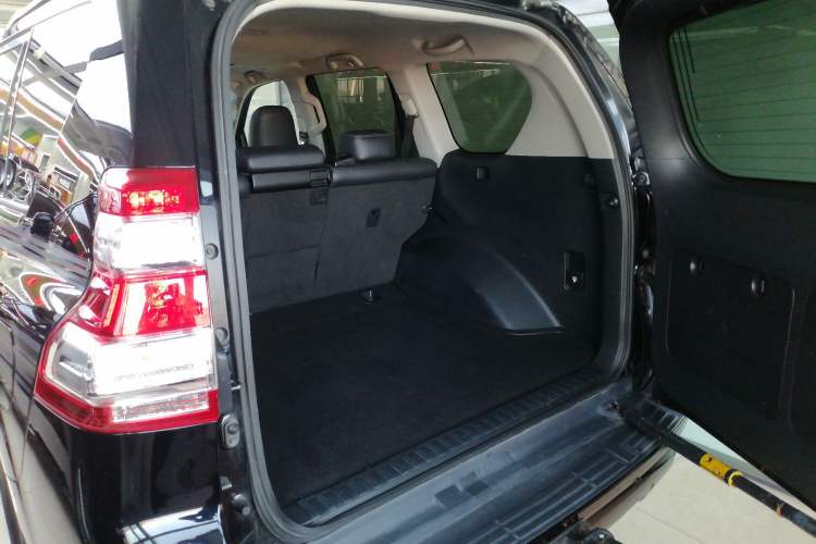 Used Toyota Prado 2016 2.7L Automatic Standard Edition Trunk