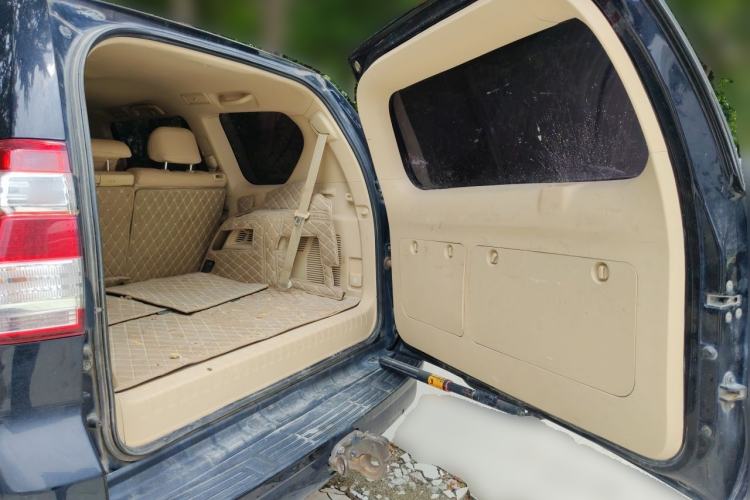 Used Toyota Prado 2016 2700 TX 7-Seater Middle East Version Trunk