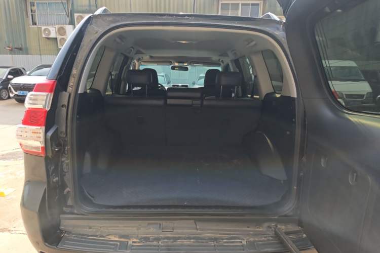 Used Toyota Prado 2016 2.7L Automatic Standard Edition Trunk