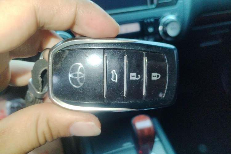 Used Toyota Prado 2016 3.5L Automatic TX-L NAVI Vehicle Key