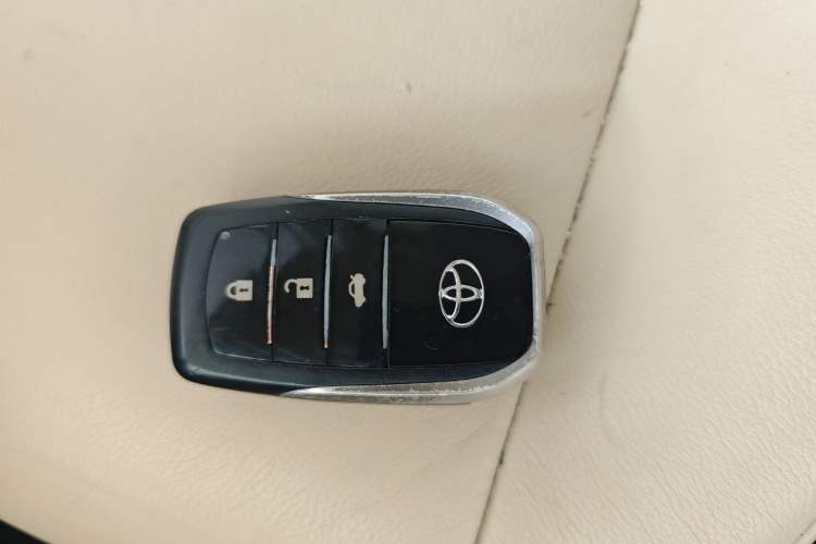 Used Toyota Prado 2016 3.5L Automatic TX Vehicle Key