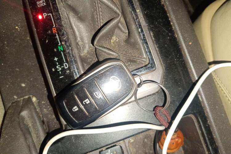 Used Toyota Prado 2016 2.7L Automatic Standard Edition Vehicle Key