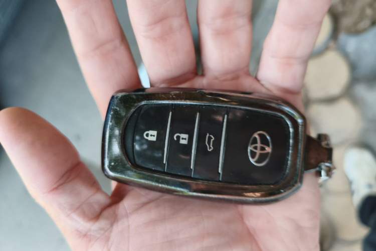 Used Toyota Prado 2016 2.7L Automatic Standard Edition Vehicle Key