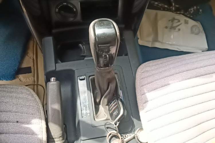 Used Toyota Prado 2016 2.7L Automatic Standard Edition Gear Lever