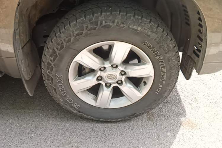 Used Toyota Prado 2016 2.7L Automatic Standard Edition Right Front Wheel Hub