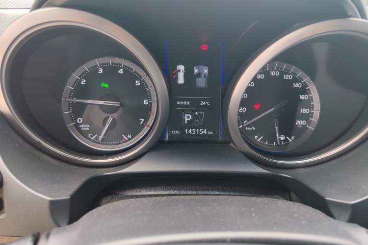 Used Toyota Prado 2016 3.5L Automatic TX-L Odometer Close Up