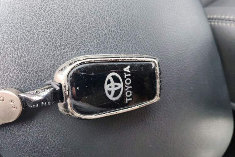 Used Toyota Prado 2016 3.5L Automatic TX-L Vehicle Key