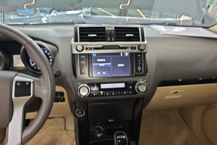 Used Toyota Prado 2016 2.7L Automatic Standard Edition Audio And AC Panel