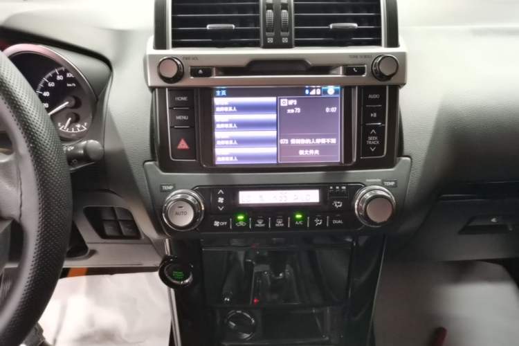 Used Toyota Prado 2016 2.7L Automatic Standard Edition Audio And AC Panel
