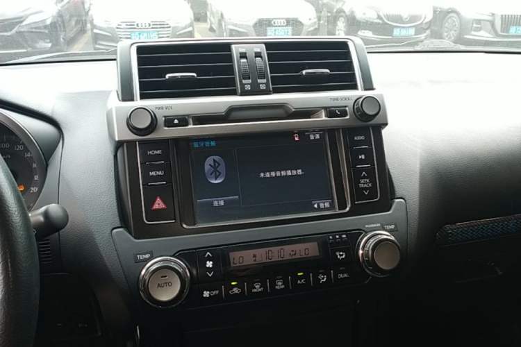 Used Toyota Prado 2016 2.7L Automatic Standard Edition Audio And AC Panel