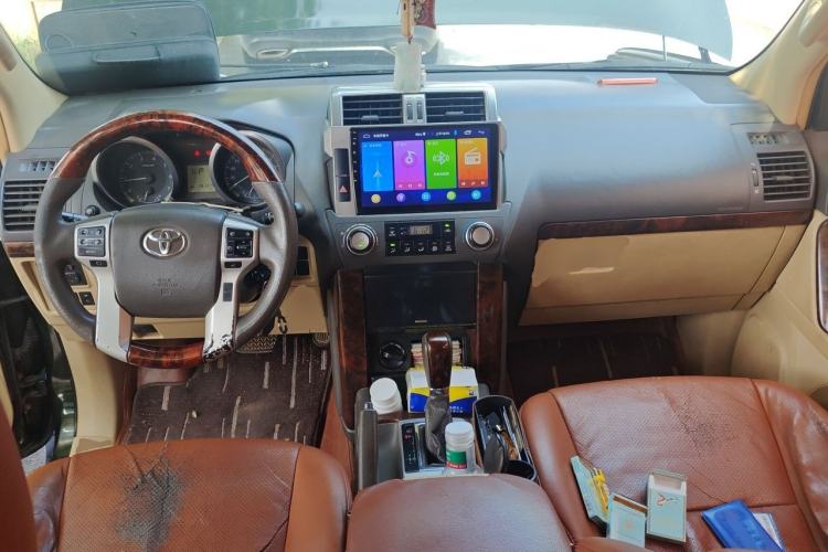 Used Toyota Prado  Center Console