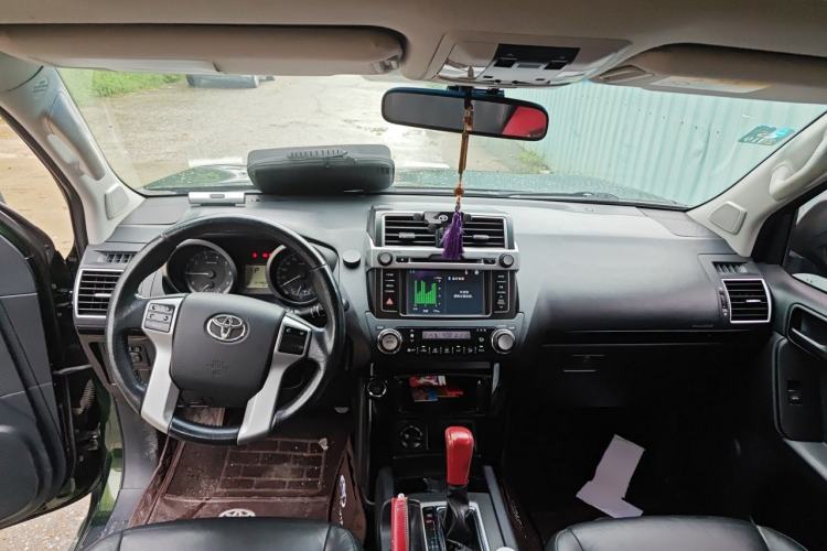 Used Toyota Prado 2016 2.7L Automatic Standard Edition Center Console