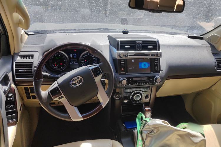 Used Toyota Prado 2016 3.5L Automatic VX NAVI Center Console