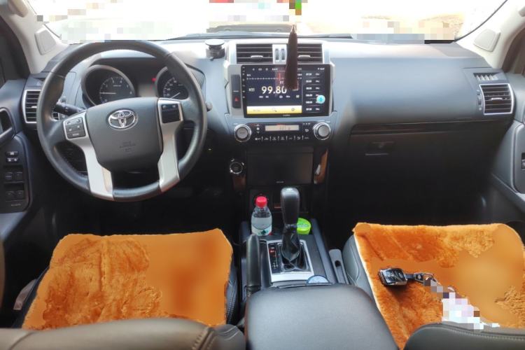 Used Toyota Prado 2016 2.7L Automatic Standard Edition Center Console