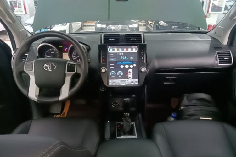 Used Toyota Prado 2016 2.7L Automatic Luxury Edition Center Console