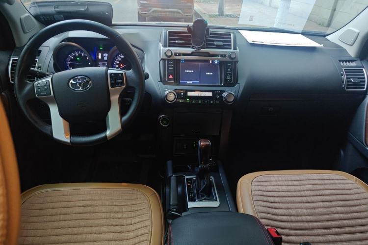 Used Toyota Prado 2016 3.5L Automatic TX-L Center Console