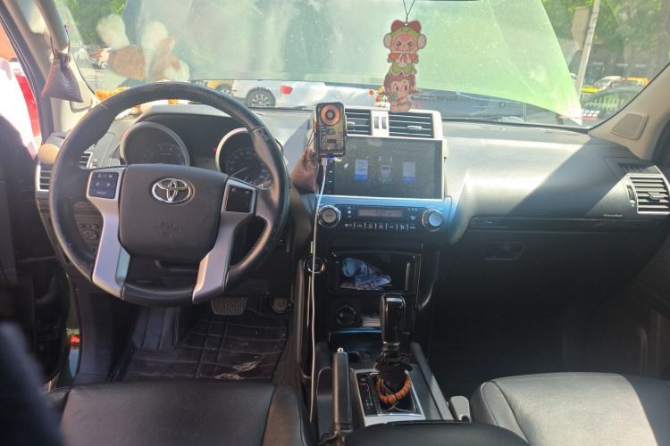 Used Toyota Prado 2016 2.7L Automatic Standard Edition Center Console