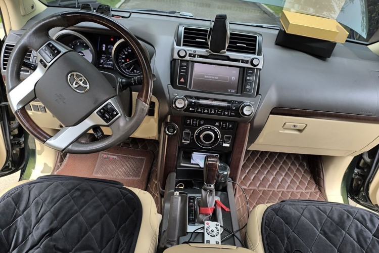 Used Toyota Prado 2016 3.5L Automatic VX NAVI Center Console