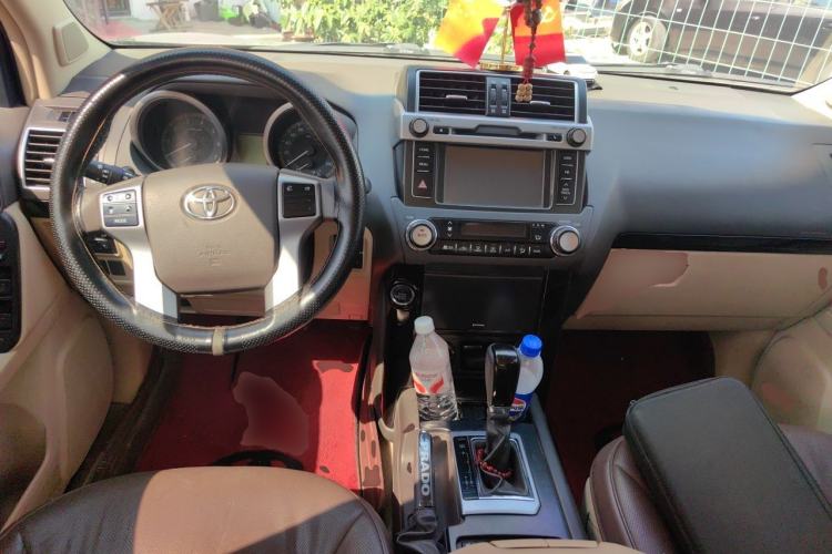 Used Toyota Prado 2016 2.7L Automatic Standard Edition Center Console