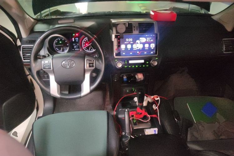 Used Toyota Prado 2016 3.5L Automatic TX-L Center Console