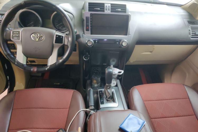 Used Toyota Prado 2016 2.7L Automatic Standard Edition Center Console