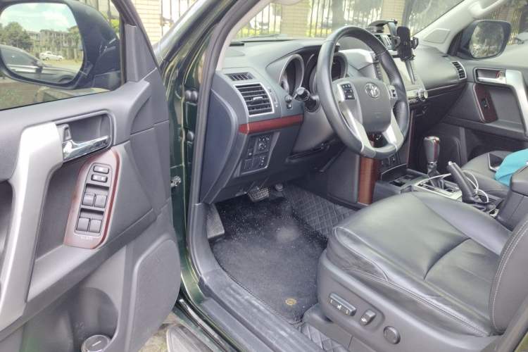 Used Toyota Prado 2016 3.5L Automatic TX-L Driver Seat