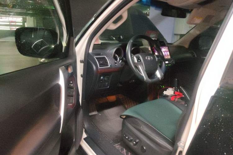 Used Toyota Prado 2016 3.5L Automatic TX-L Driver Seat