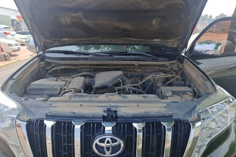 Used Toyota Prado  Engine Bay