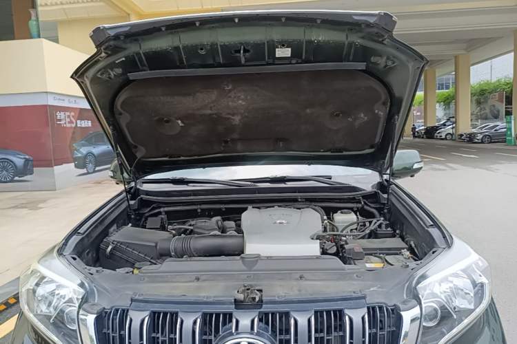 Used Toyota Prado 2016 3.5L Automatic TX-L Engine Bay