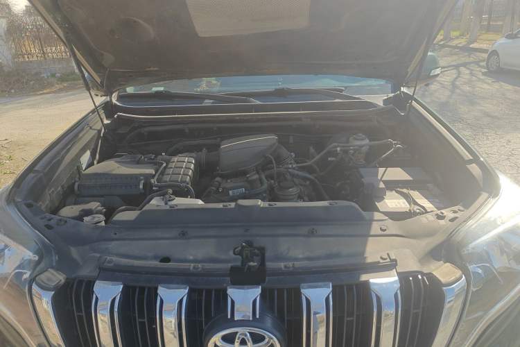 Used Toyota Prado 2016 2.7L Automatic Standard Edition Engine Bay