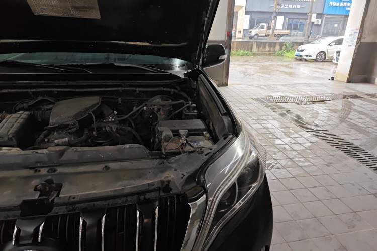 Used Toyota Prado 2016 2.7L Automatic Standard Edition Engine Bay Left