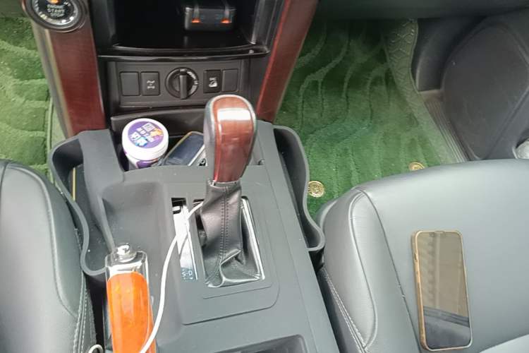 Used Toyota Prado 2016 3.5L Automatic TX-L Gear Lever