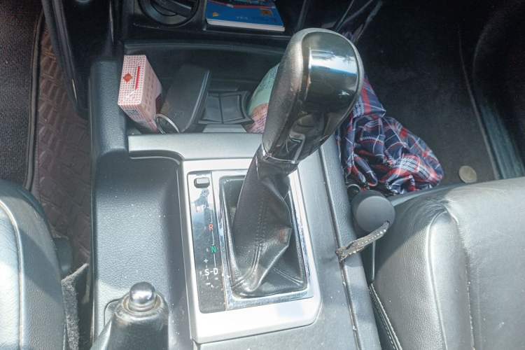 Used Toyota Prado 2016 2.7L Automatic Standard Edition Gear Lever