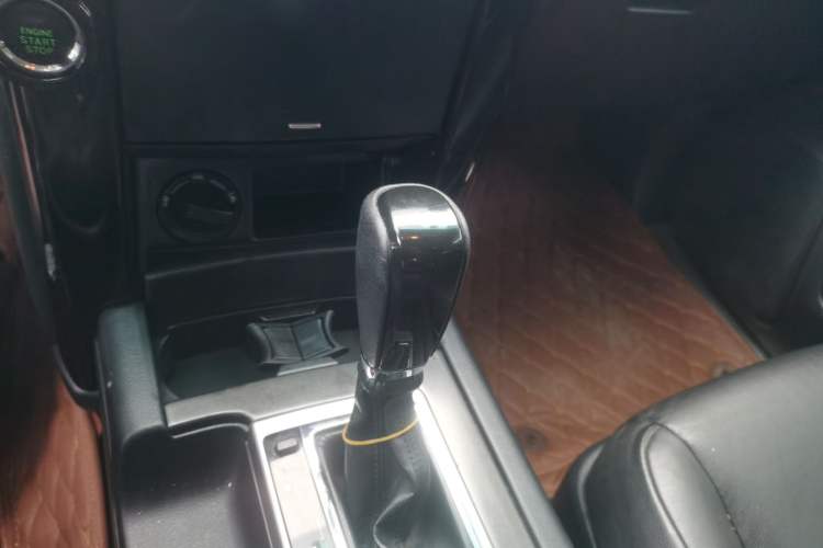 Used Toyota Prado 2016 2.7L Automatic Standard Edition Gear Lever