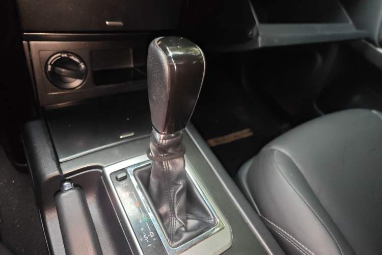 Used Toyota Prado 2016 2.7L Automatic Luxury Edition Gear Lever
