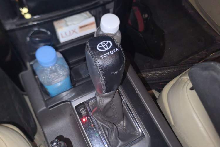 Used Toyota Prado 2016 2.7L Automatic Standard Edition Gear Lever