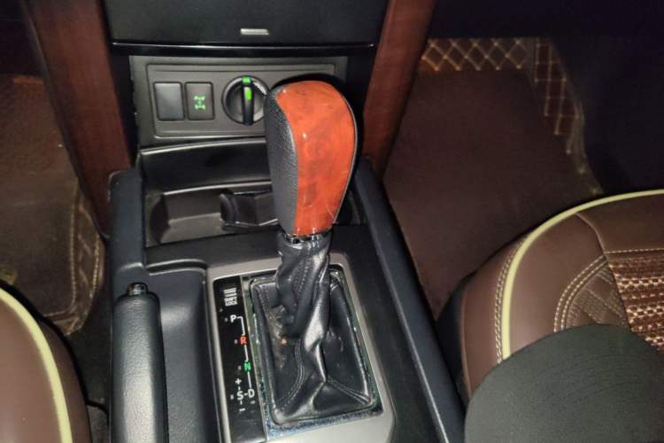 Used Toyota Prado 2016 3.5L Automatic TX-L NAVI Gear Lever