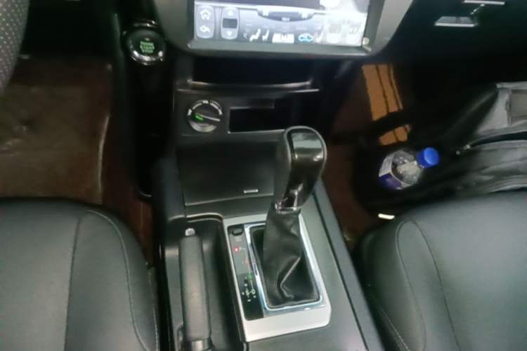 Used Toyota Prado 2016 2.7L Automatic Luxury Edition Gear Lever