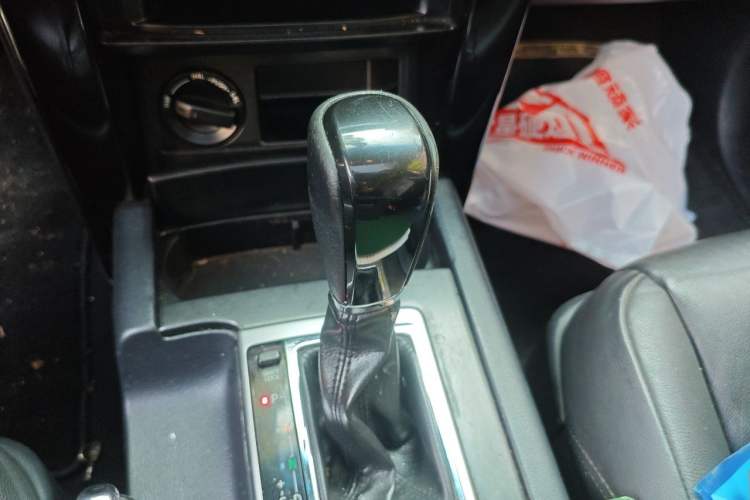 Used Toyota Prado 2016 2.7L Automatic Standard Edition Gear Lever