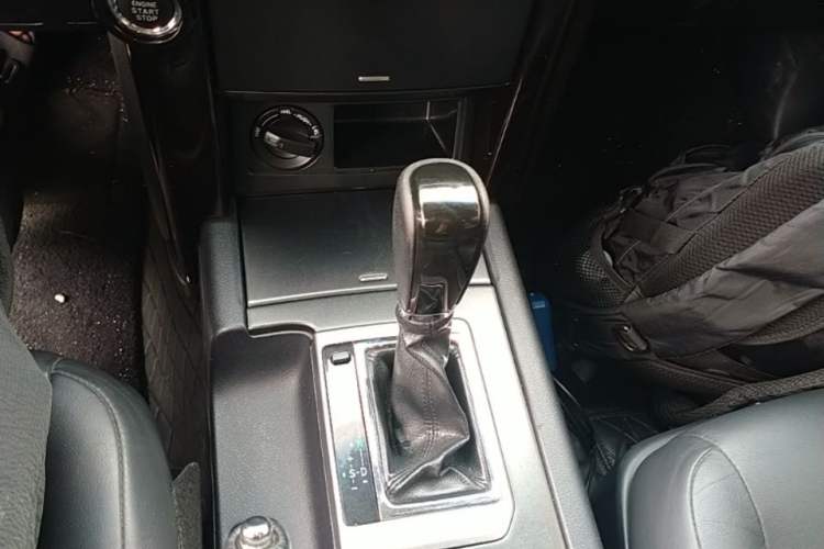 Used Toyota Prado 2016 2.7L Automatic Standard Edition Gear Lever