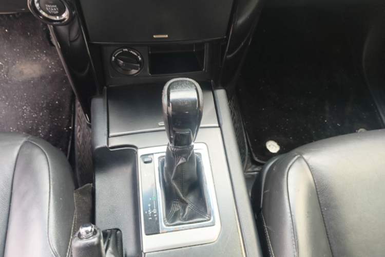 Used Toyota Prado 2016 2.7L Automatic Standard Edition Gear Lever