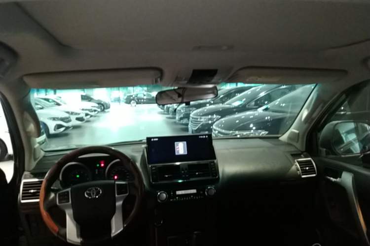 Used Toyota Prado 2016 3.5L Automatic TX-L Headliner