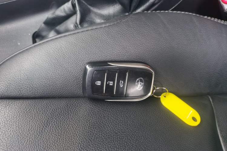 Used Toyota Prado 2016 2.7L Automatic Standard Edition Interior 1