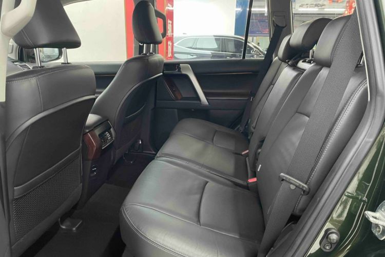 Used Toyota Prado 2016 3.5L Automatic TX-L Interior 1