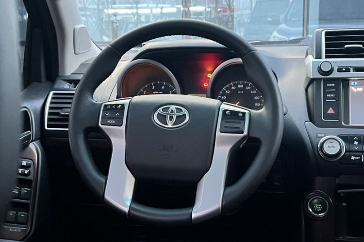 Used Toyota Prado 2016 2.7L Automatic Standard Edition Interior 10