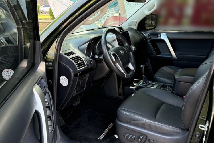 Used Toyota Prado 2016 2.7L Automatic Standard Edition Interior 2